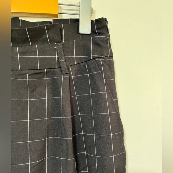 Stradivarius Black Windowpane Plaid Slim Ankle Trousers | Size 6 - Picture 4 of 9